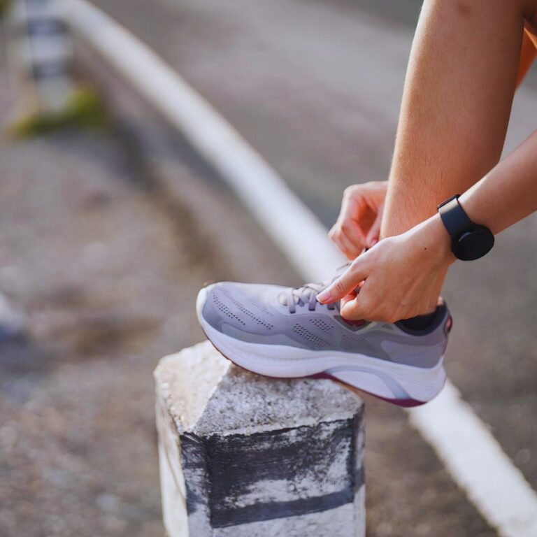 Running Shoes for Midfoot Strikers